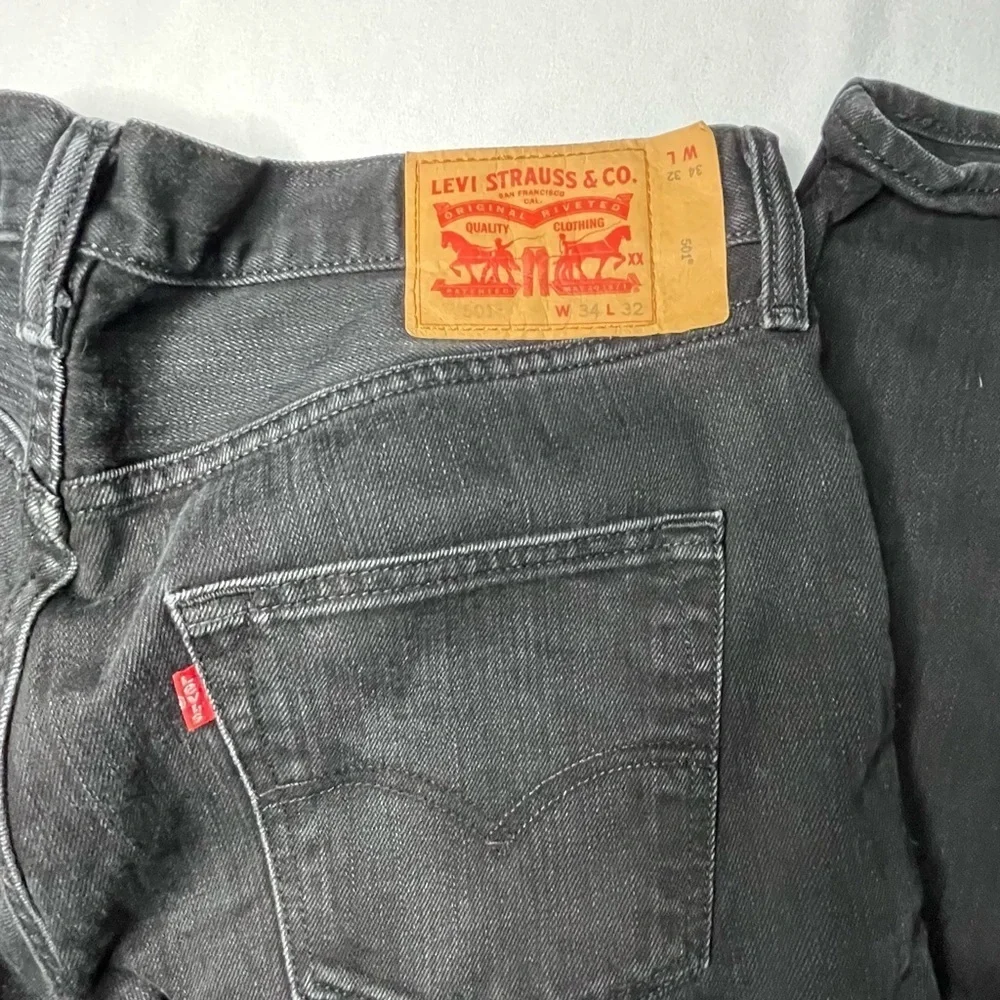 Levi's Men's Charcoal Straight Jeans